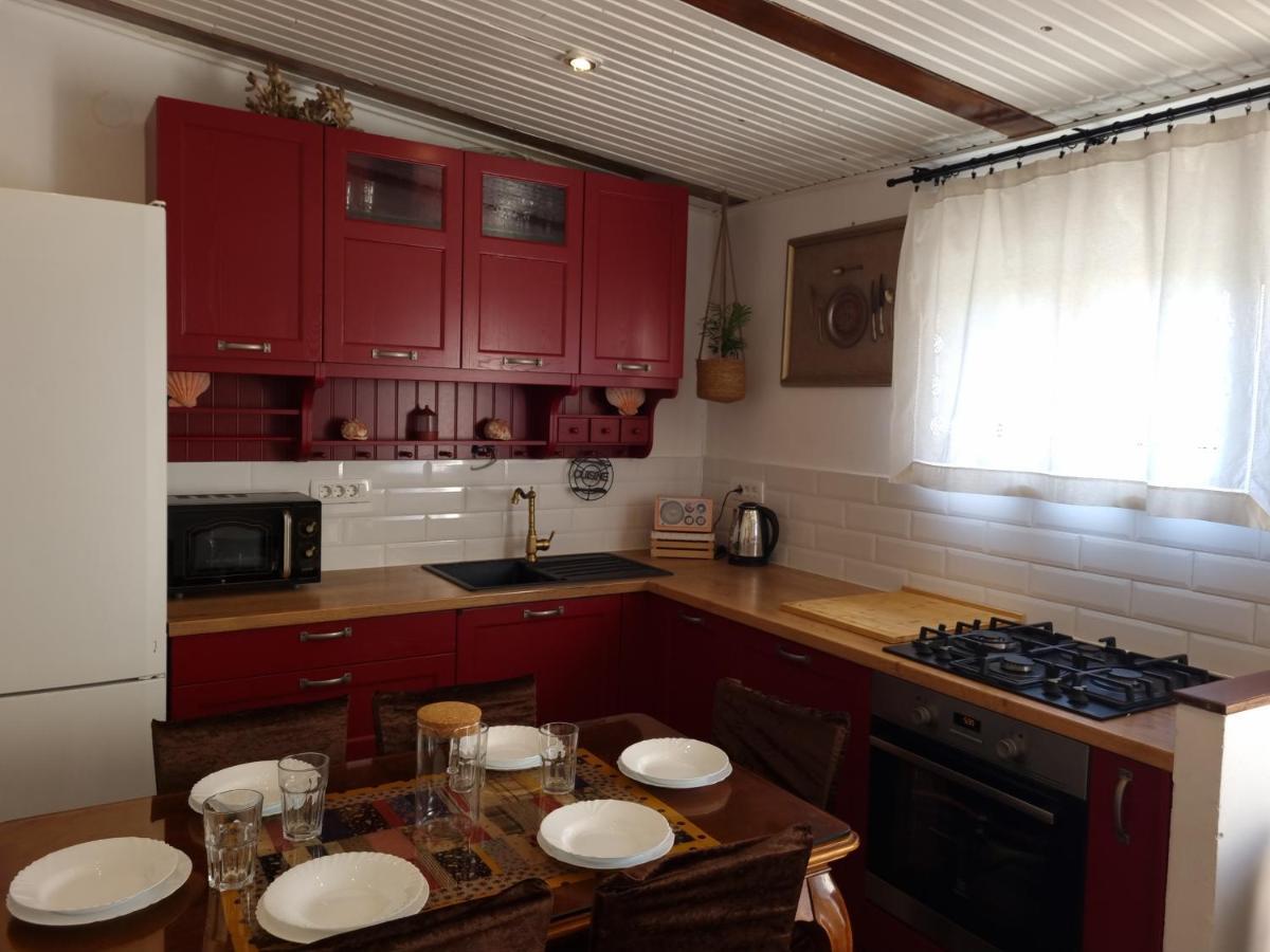 Ferienwohnung Delmar Komiža Exterior foto
